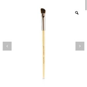 Eye contour brush